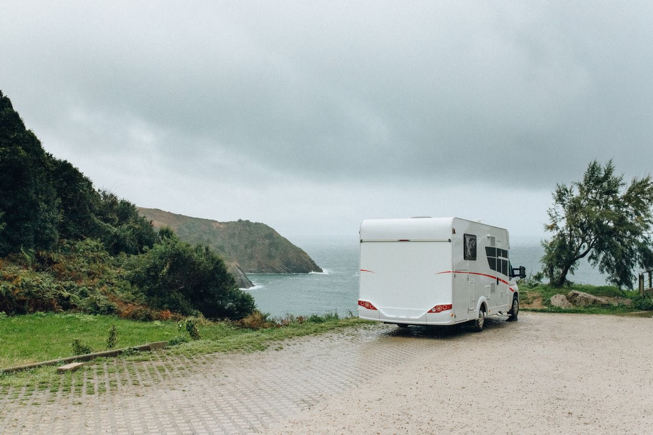 Door Portugal met een compacte buscamper